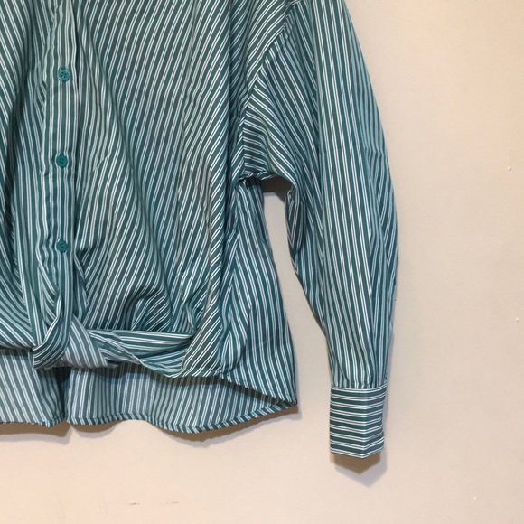 Green and white shirt - Picture 5 of 7